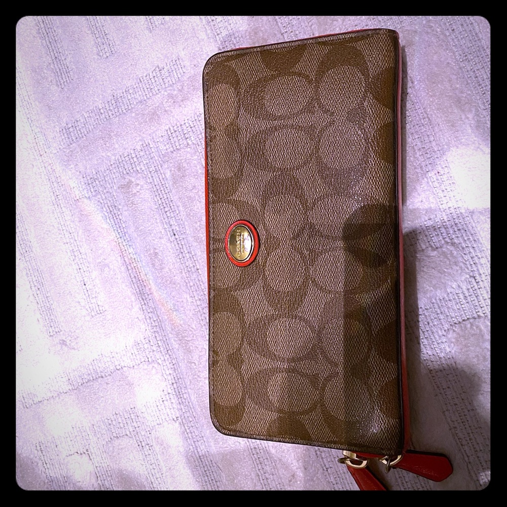 Coach zippy full size wallet